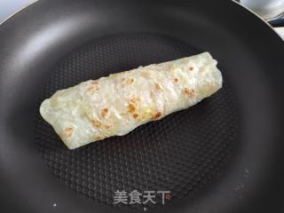 煎蛋火腿肠卷饼的做法步骤：8