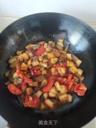 西红柿尖椒烧茄子的做法步骤：5