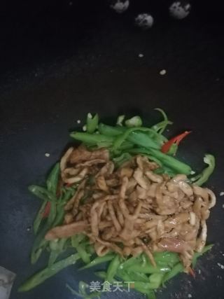 青椒肉丝的做法步骤：7