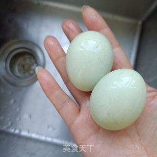 小鸡枞菌塔菜炒乌鸡蛋的做法步骤：4