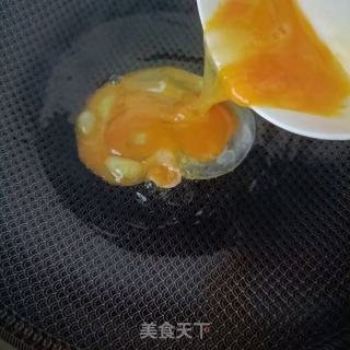 小鸡枞菌塔菜炒乌鸡蛋的做法步骤：7