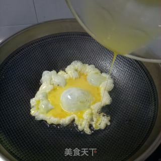 海参鸡蛋炒木耳的做法步骤：5