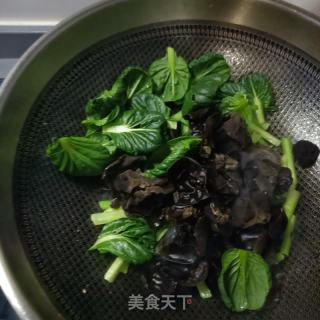 海参鸡蛋炒木耳的做法步骤：10