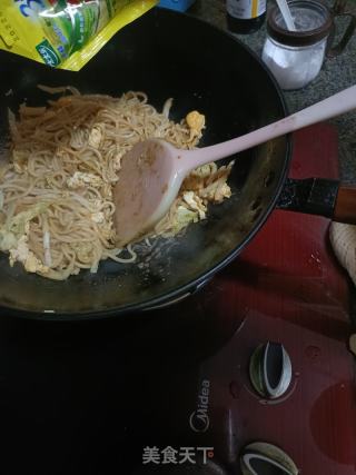 鸡蛋炒米粉的做法步骤：5