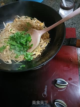 鸡蛋炒米粉的做法步骤：6