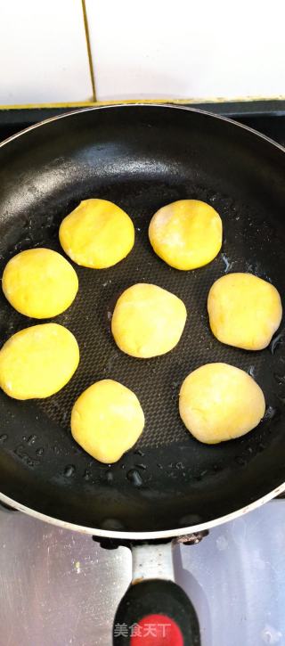 玉米面锅贴的做法步骤：7