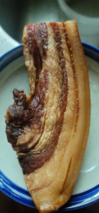 香芹炒腊肉的做法步骤：1