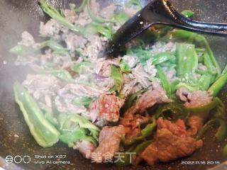 青椒炒牛肉的做法步骤：5