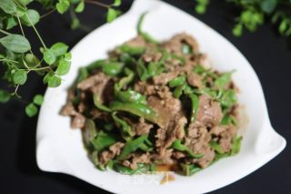 青椒炒牛肉的做法步骤：7