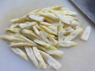千张条炒野山笋的做法步骤：2