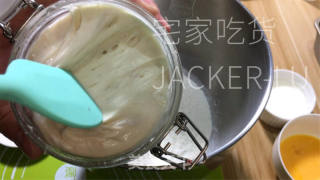 松软汉堡胚，松软有弹性，入口浓浓奶香和芝麻香。的做法步骤：1