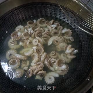 薄皮椒炒章鱼腿的做法步骤：3