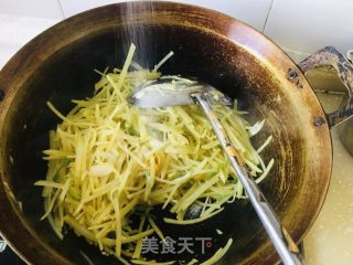 双椒土豆丝的做法步骤：6