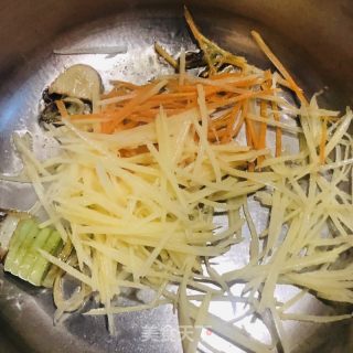 培根土豆面的做法步骤：4