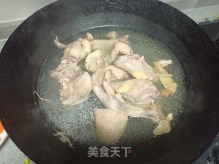 胡萝卜烧鸭肉的做法步骤：3
