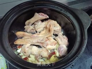 胡萝卜烧鸭肉的做法步骤：10