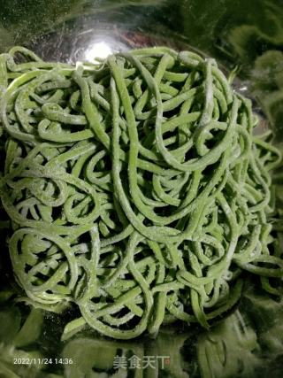 自制菠菜面条的做法步骤：6