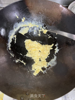 虾仁蛋炒饭的做法步骤：1