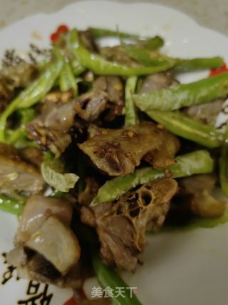辣椒丝煸卤鸭肉的做法步骤：7