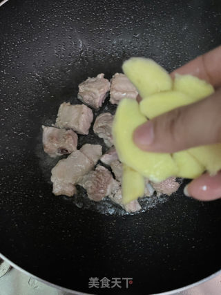花生焖排骨的做法步骤：5