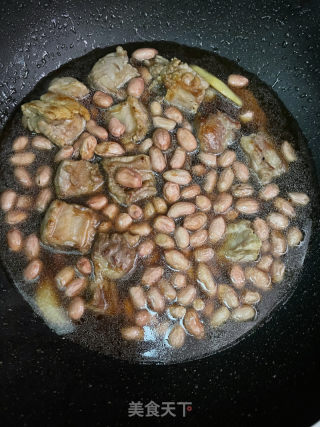 花生焖排骨的做法步骤：8
