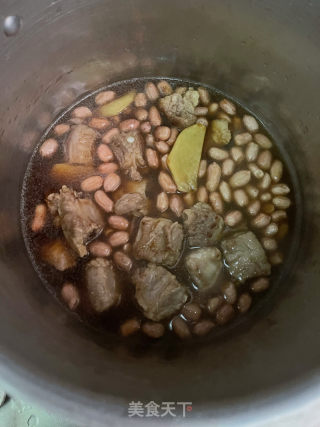花生焖排骨的做法步骤：9