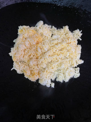 虾仁炒饭的做法步骤：7