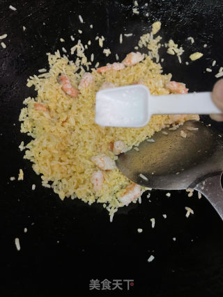 虾仁炒饭的做法步骤：11