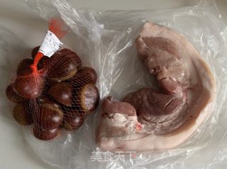 板栗红烧肉的做法步骤：1
