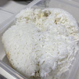 酸豆角腊肉炒米饭的做法步骤：2