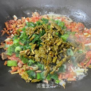 酸豆角腊肉炒米饭的做法步骤：6