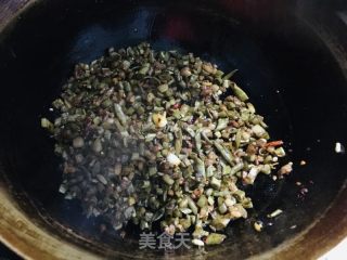 酸豆角炒肉末的做法步骤：10