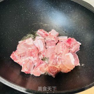 好吃到甜碟的红烧排骨的做法步骤：2