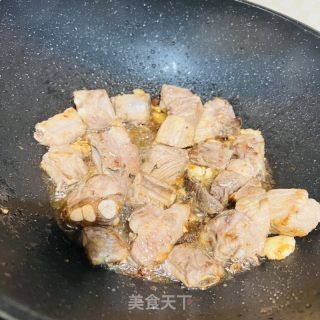 好吃到甜碟的红烧排骨的做法步骤：5