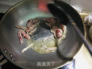 芹菜炒肉丝的做法步骤：3