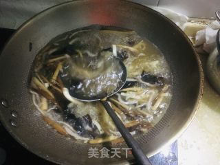 酸辣肉丝汤的做法步骤：6