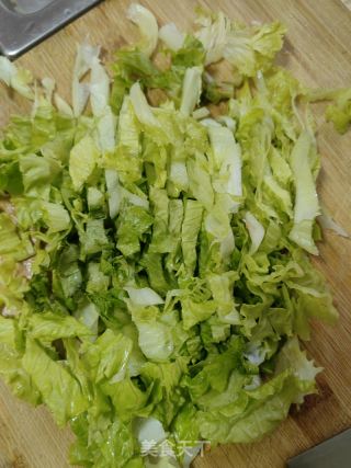 生菜煎蛋饼的做法步骤：1