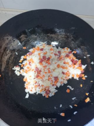 腊肠炒饭的做法步骤：6