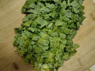 青椒肥肠炒河粉的做法步骤：2