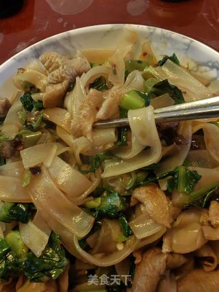 青椒肥肠炒河粉的做法步骤：9