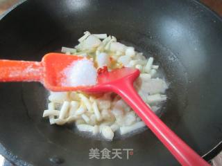 海鲜菇煮巴沙鱼柳的做法步骤：8