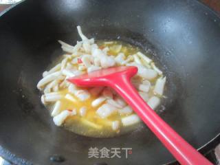 海鲜菇煮巴沙鱼柳的做法步骤：9