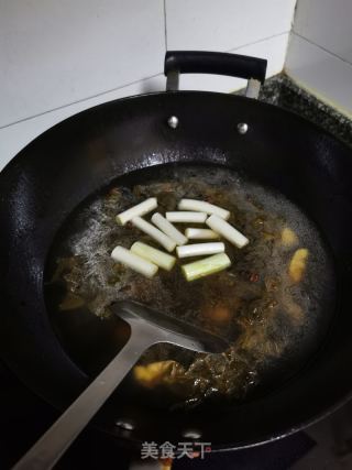 小米辣酸菜嫩兔儿的做法步骤：9