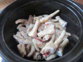 鸡爪魔芋丝煲的做法步骤：4
