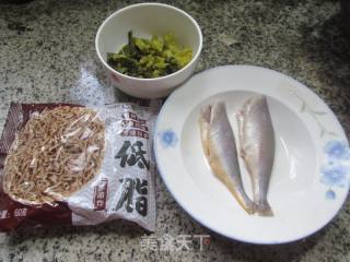 咸菜小黄鱼荞麦面的做法步骤：1