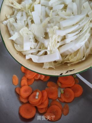 胡萝卜素炒白菜的做法步骤：5