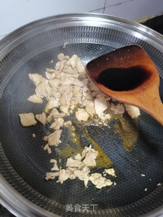 蒜苗豆干炒肉片的做法步骤：4