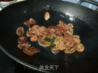 荷兰豆炒香肠的做法步骤：5
