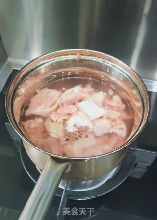 鲜蘑菇炖鸡的做法步骤：2