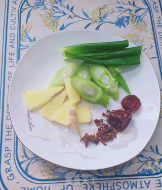 鲜蘑菇炖鸡的做法步骤：5